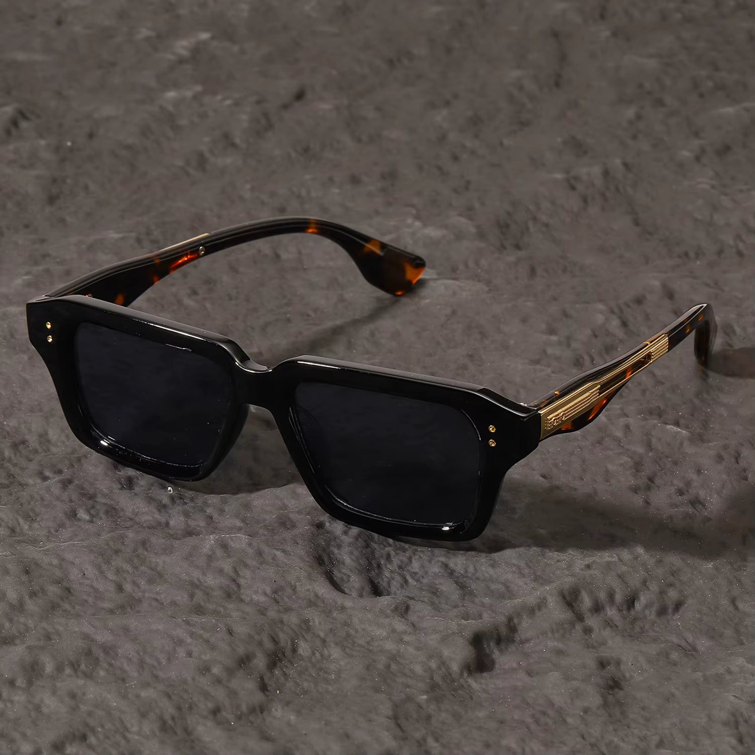 Lunettes Carrées Rivet Classiques – Style Vintage & Punk